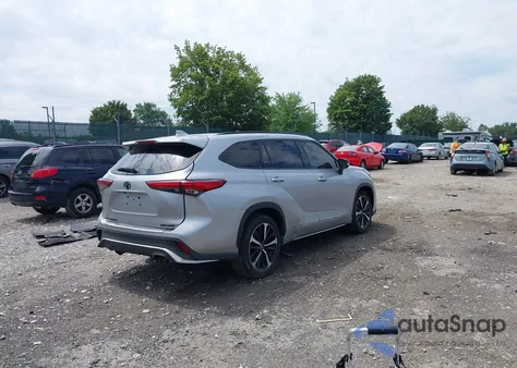 2022 Toyota Highlander Xse z USA, uszkodzony, nr VIN 5TDLZRBH8NS198146